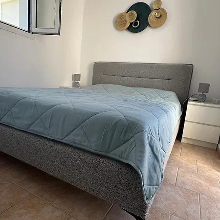 Court, Clelia, 2 Bedrooms Villa